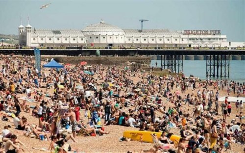 英首相称脱欧能刺激本国旅游业 鼓励民众国内度假 